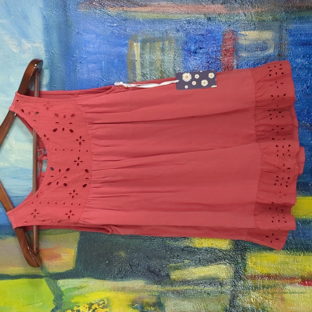 Given Kate sleeveless islet detailed blouse size xs